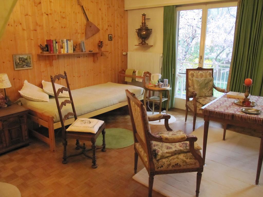 Chez Jean Et Daisy Bed & Breakfast Riehen Bilik gambar