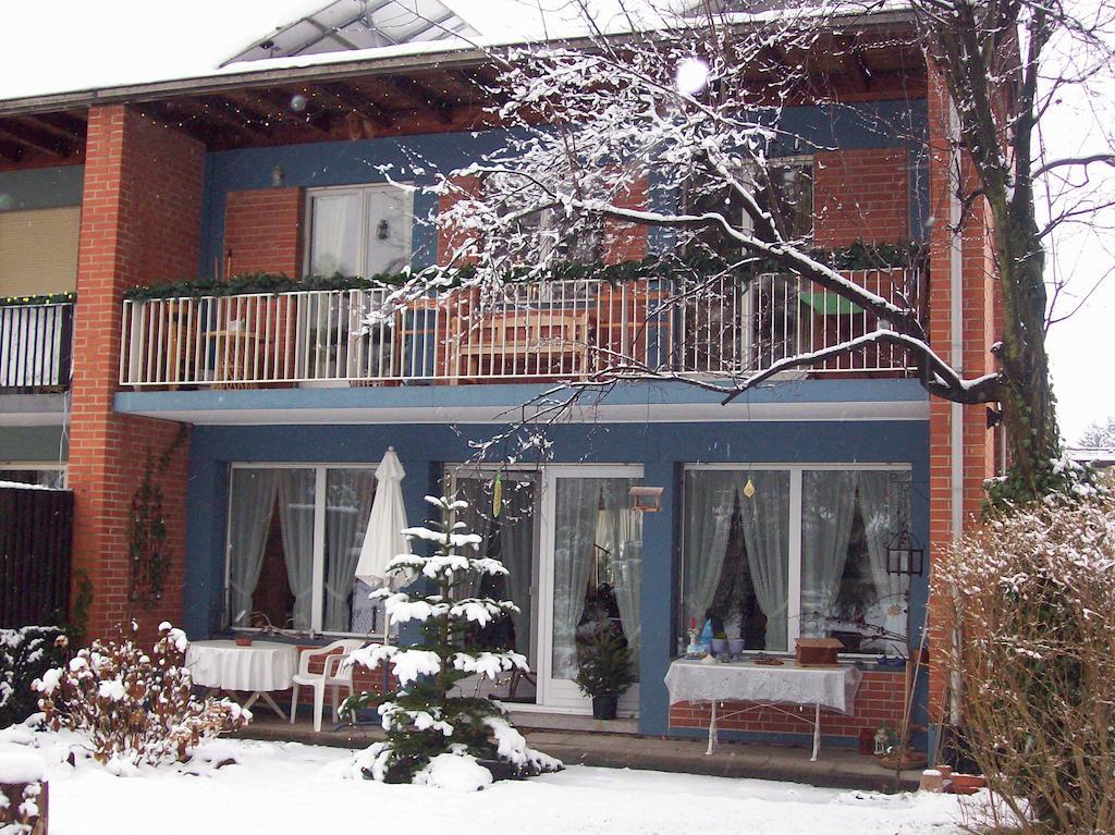 Chez Jean Et Daisy Bed & Breakfast Riehen Luaran gambar